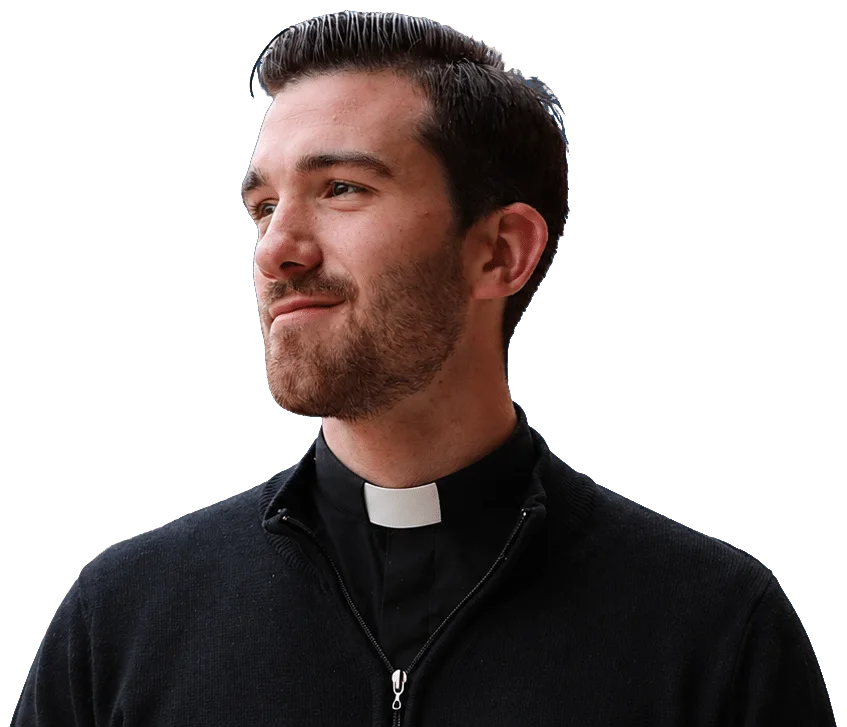 Sacerdote joven con alzacuellos